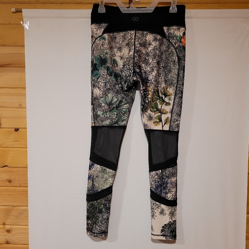 Carrie Underwood Leggings